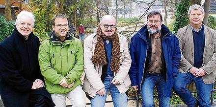 Auftraggeber und Auftragnehmer (v. l.): Professor Dr. Ralf Thiericke, Stefan Escosura und Michael Ruff vom Verein 